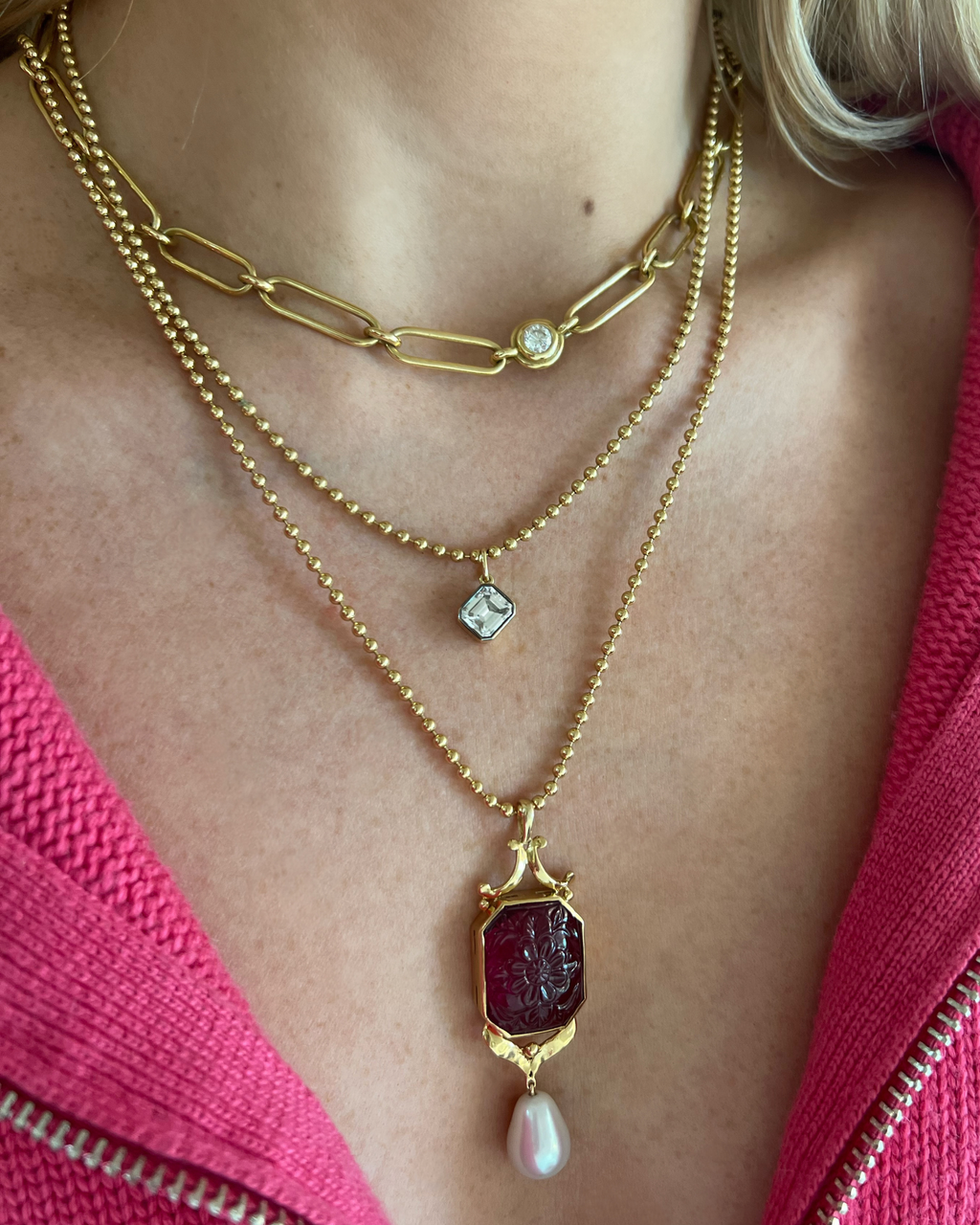 18KYG & Emerald Cut Diamond Necklace