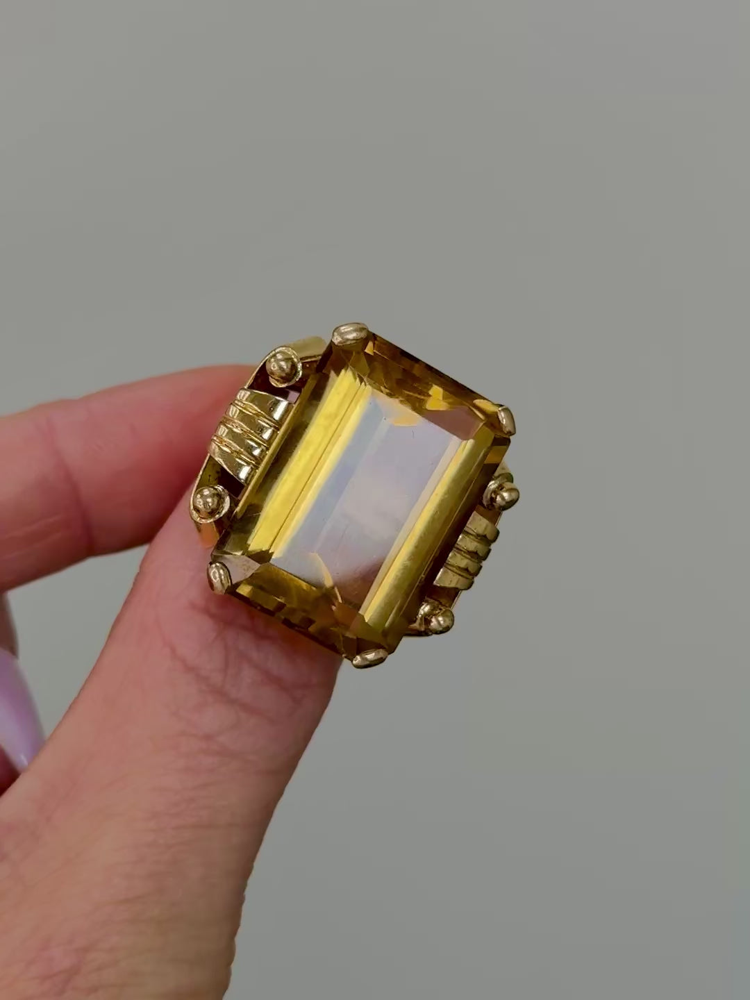 18KYG & Citrine Ring