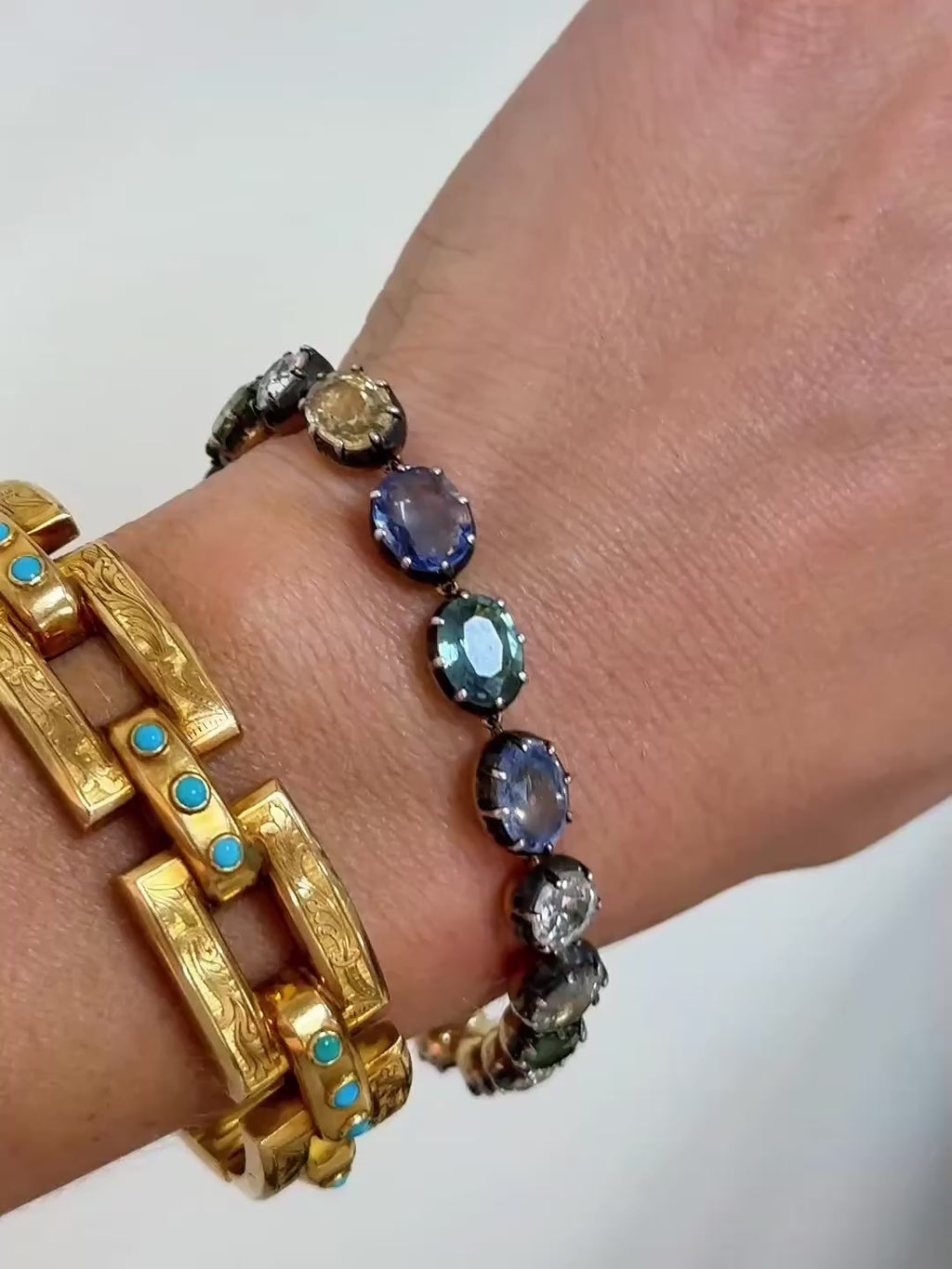 18KYG Sapphire & Diamond Button Back Bracelet