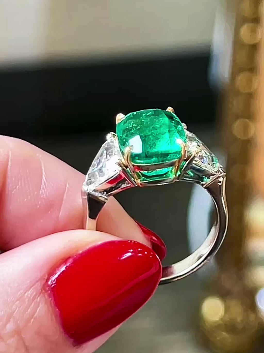 Platinum, Colombian Emerald & Diamond Ring