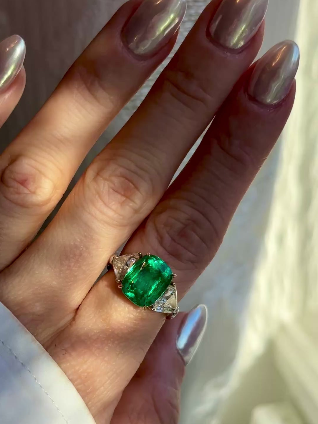 Platinum, Colombian Emerald & Diamond Ring