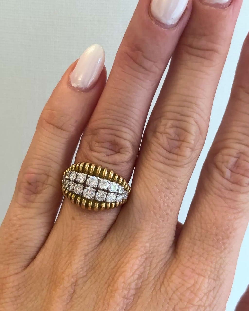 Van Cleef & Arpels Gold & Diamond Ring