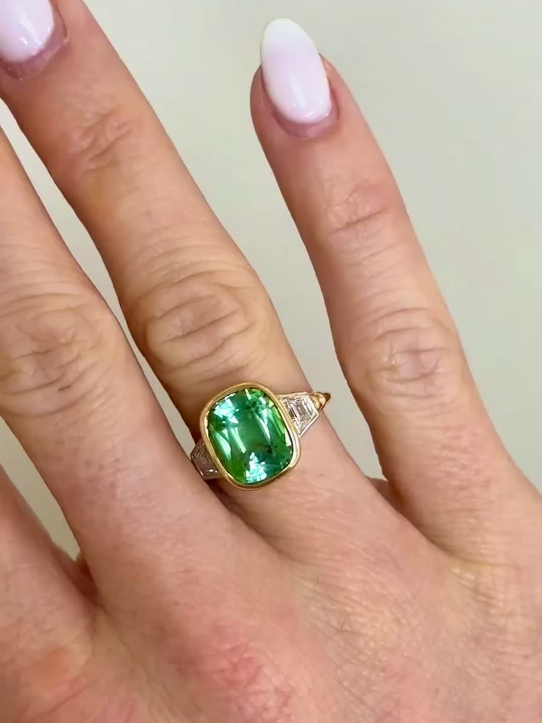 Green tourmaline and diamond ring set in 18K yellow gold